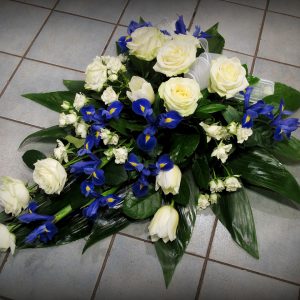 Sinivalkoinen suruvihko