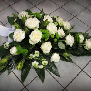 Valkoinen pisara-suruvihko